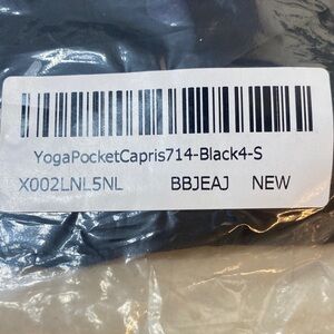 Black Yoga Pocket Capris